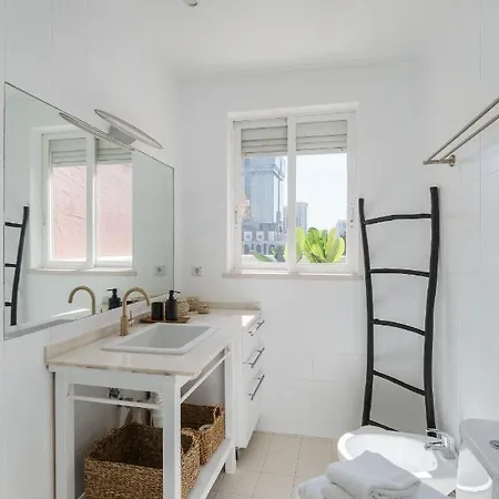 Apartment Casa Boma - Lighting With Private Balcony - Campolide I Lisbon