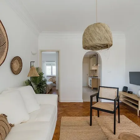 Casa Boma - Lighting With Private Balcony - Campolide I Апартаменты *