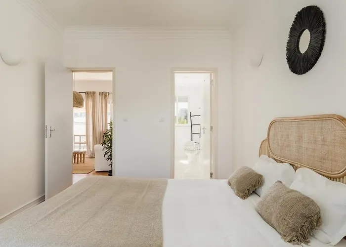 Casa Boma - Lighting With Private Balcony - Campolide I * Lisbona