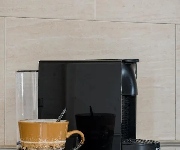 Casa Boma - Lighting With Private Balcony - Campolide I * Lisbona