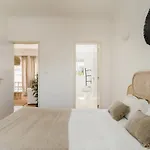 Casa Boma - Lighting With Private Balcony - Campolide I * Lisboa