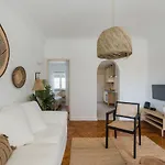 Casa Boma - Lighting With Private Balcony - Campolide I Apartman *