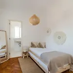 Casa Boma - Lighting With Private Balcony - Campolide I *