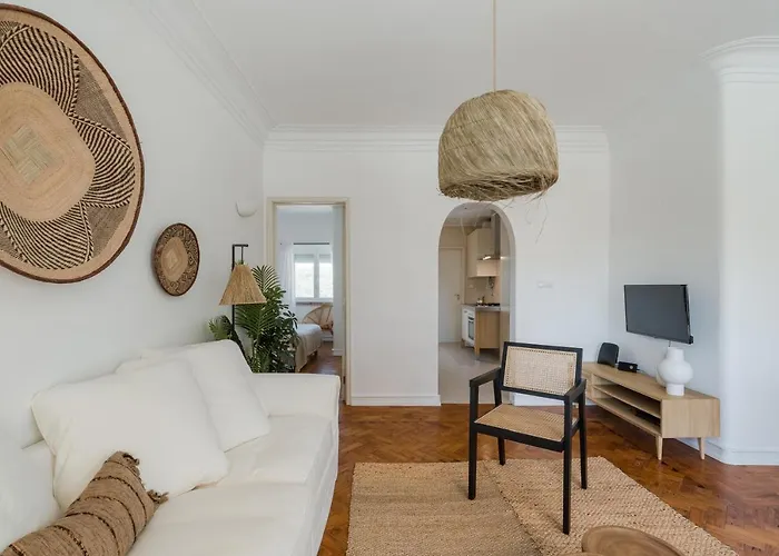 Casa Boma - Lighting With Private Balcony - Campolide I Lägenhet *